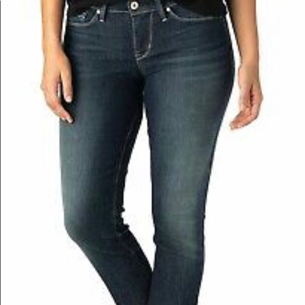 Signature Levis Strauss modern slim jeans
